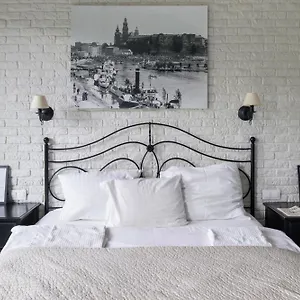 https://przy-wawelu-z-garaem-w-cenie.krakowhotelspoland.com